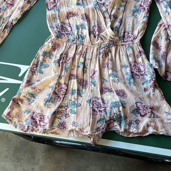 Woman’s romper - Picture 2 of 6